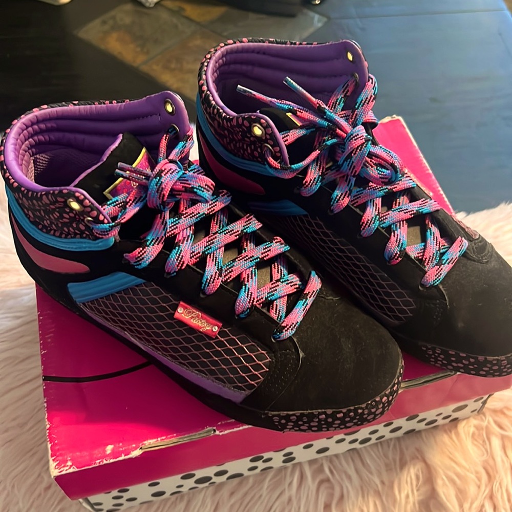 Pastry Fab Cookie Sneakers. NEO BERRY